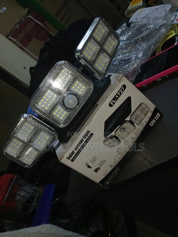 120 LED 3-Head Solar Motion Sensor Light (Model FL-1727). - thumbnail 2