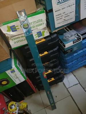 Total 100cm Aluminum Spirit Level (Model TMT210016)