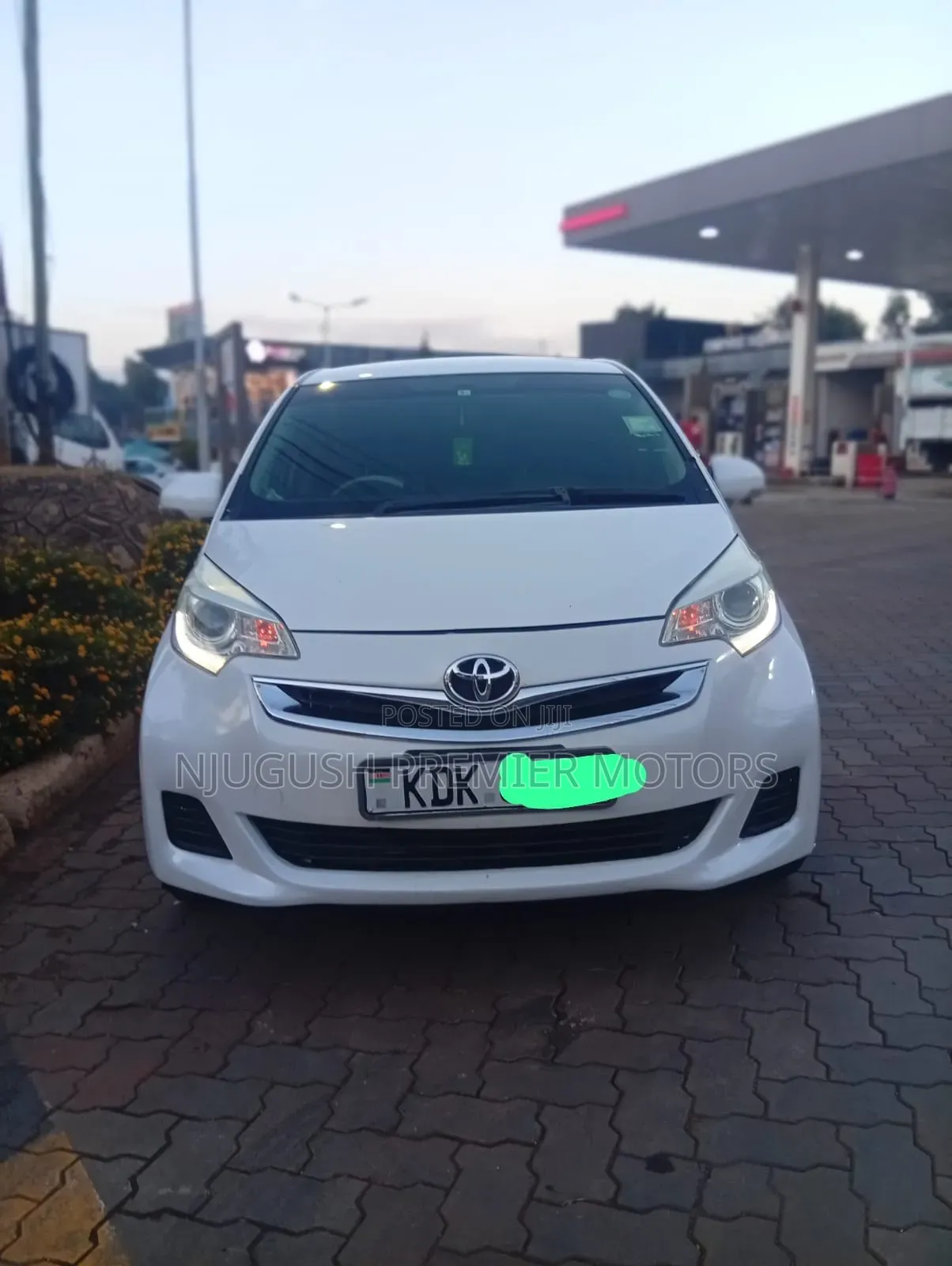 Toyota Ractis 2015 White
