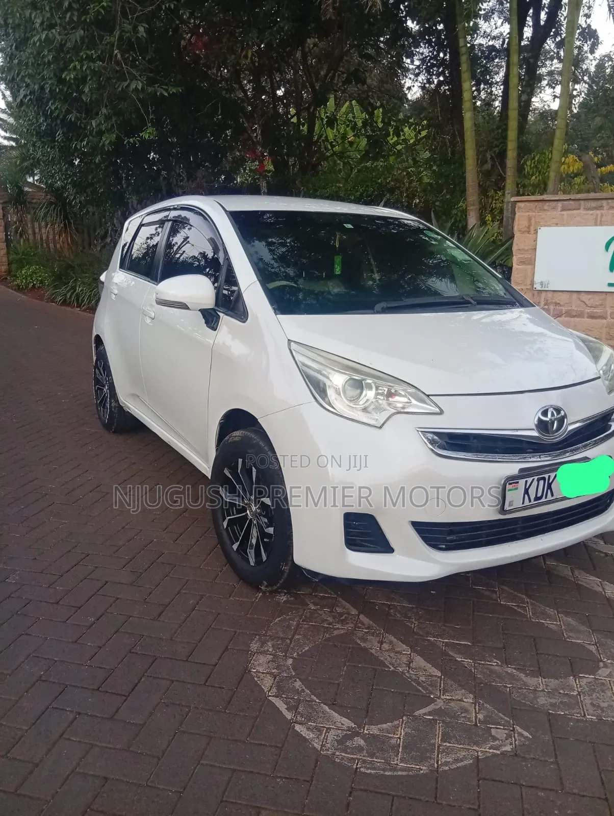 Toyota Ractis 2015 White