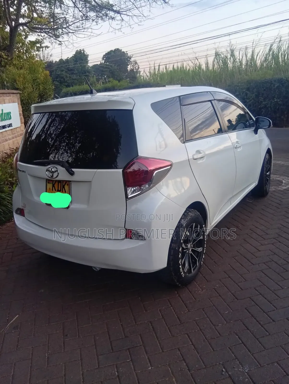 Toyota Ractis 2015 White