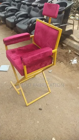Make-Up Seats With Adjustable Headrest