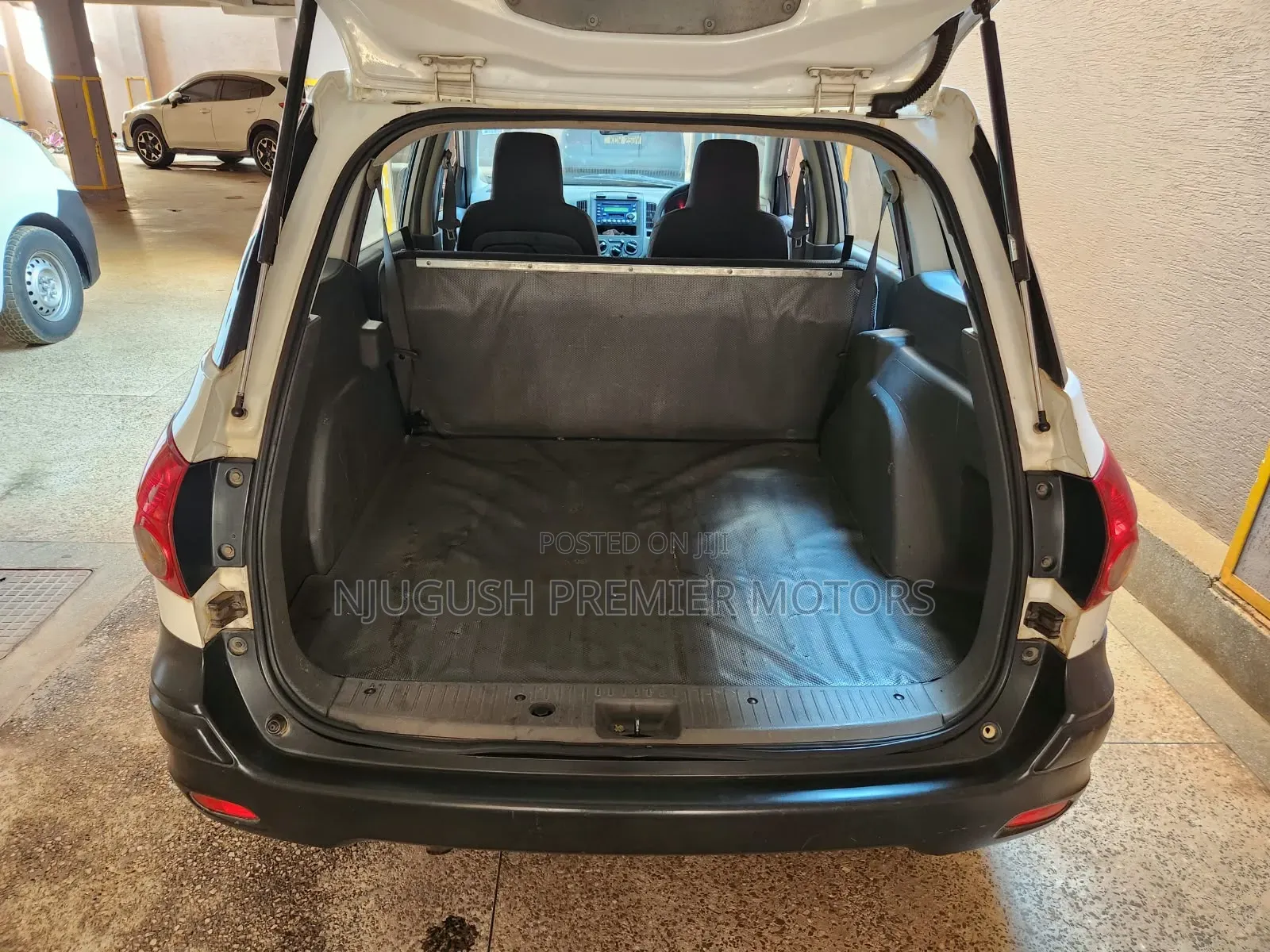 Nissan Advan 2008 White
