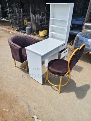 Manicure Station