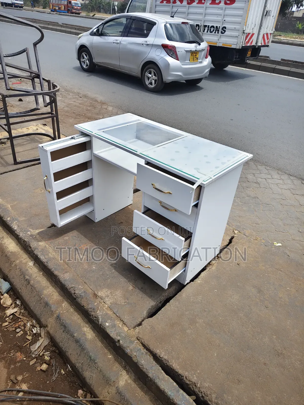 Manicure Sliding Drawers Table and Shelf