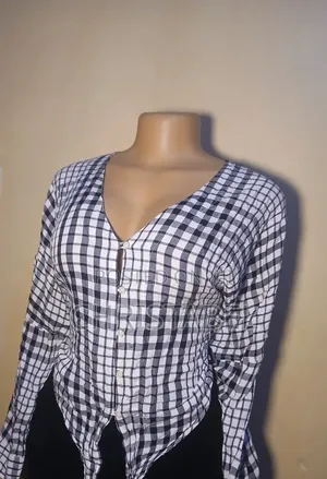 Black and White Plaid Long Sleeve Blouse
