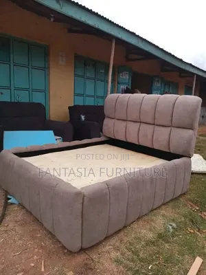 5 by 6 Taupe Bubble Bed