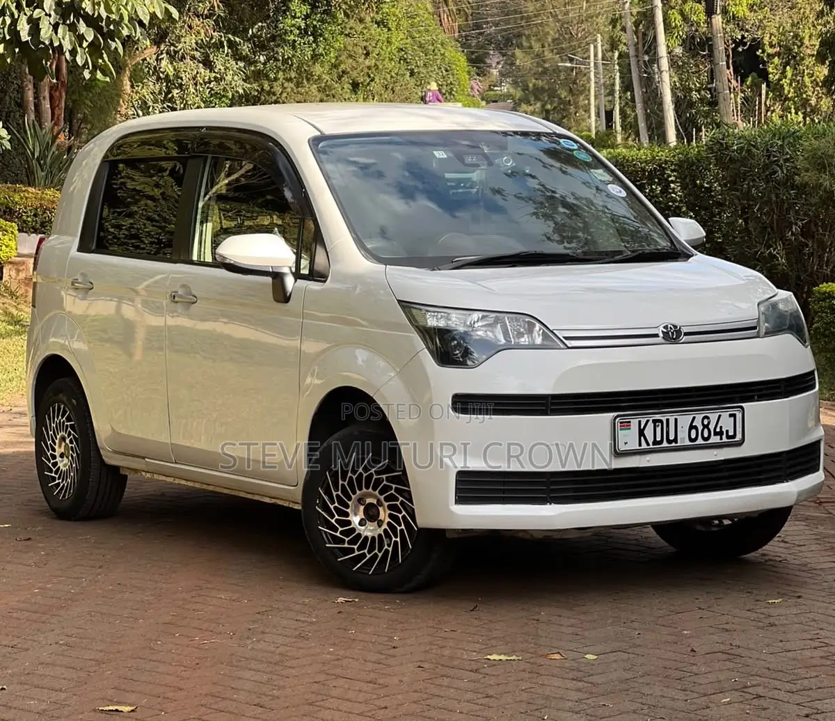 Toyota Spade 1.5 2019 Pearl