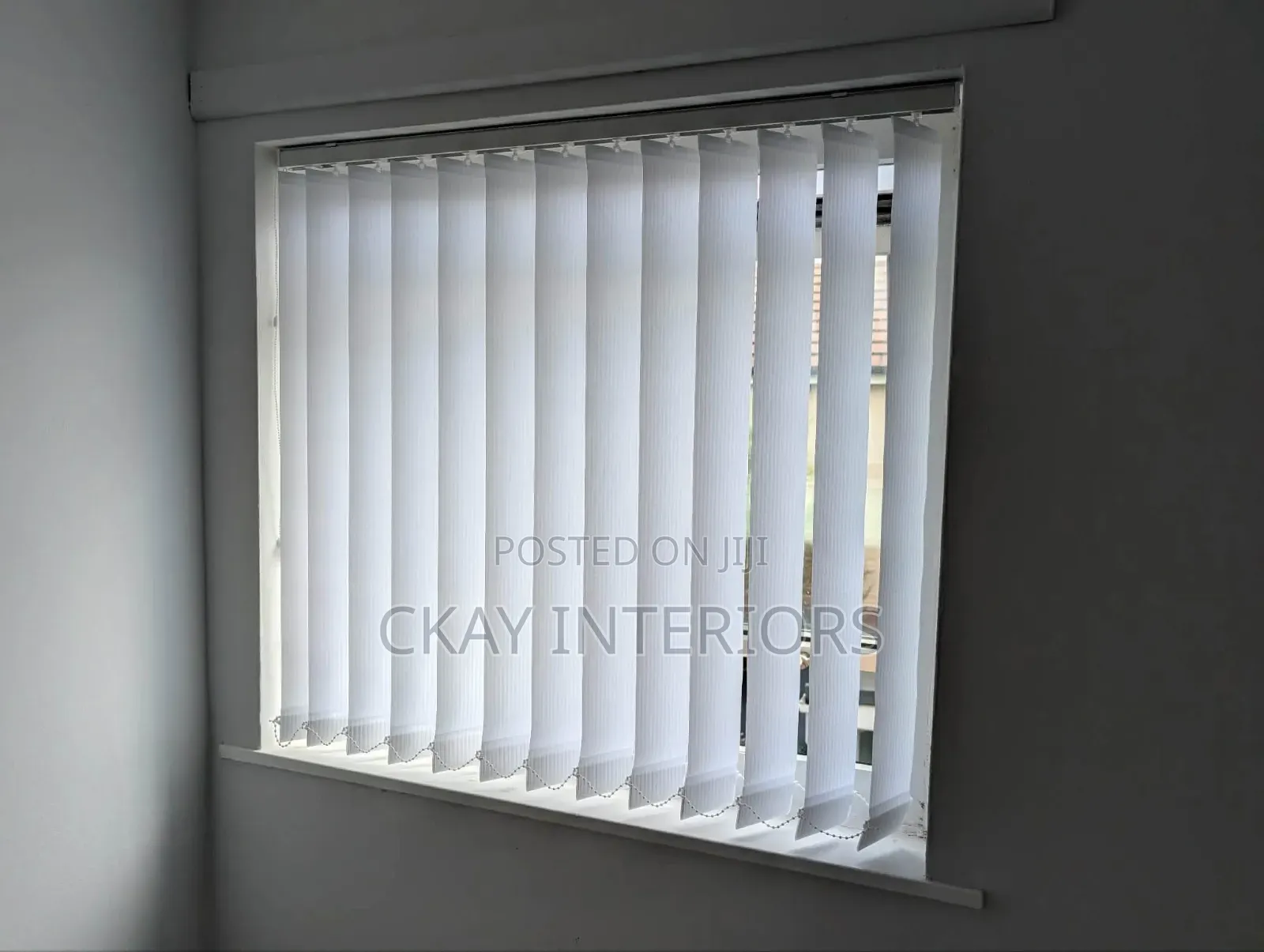 Design Perspective to Your Window Spaces With Vertical Blinds