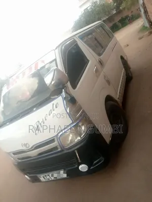 Toyota HiAce 2012 White