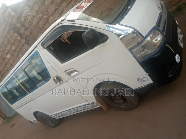 Toyota HiAce 2012 White - thumbnail 3
