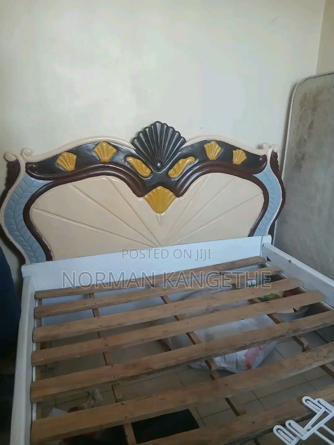 Modern Bed 5 by 6,slightly Used