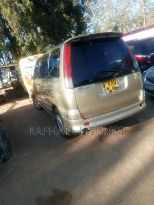 Toyota Noah 2001 Beige