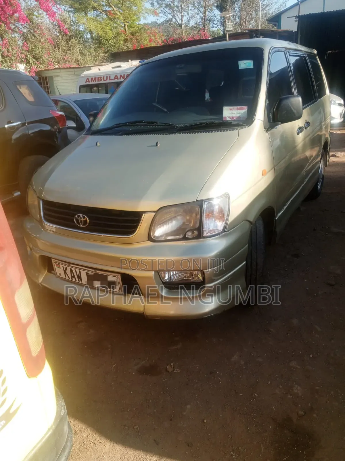Toyota Noah 2001 Beige