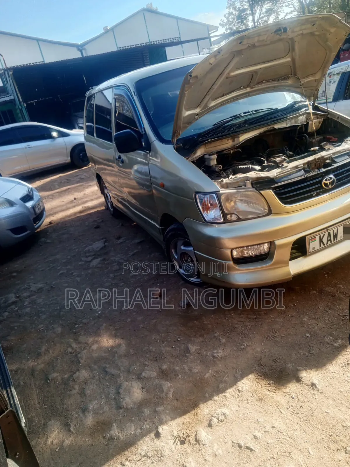 Toyota Noah 2001 Beige