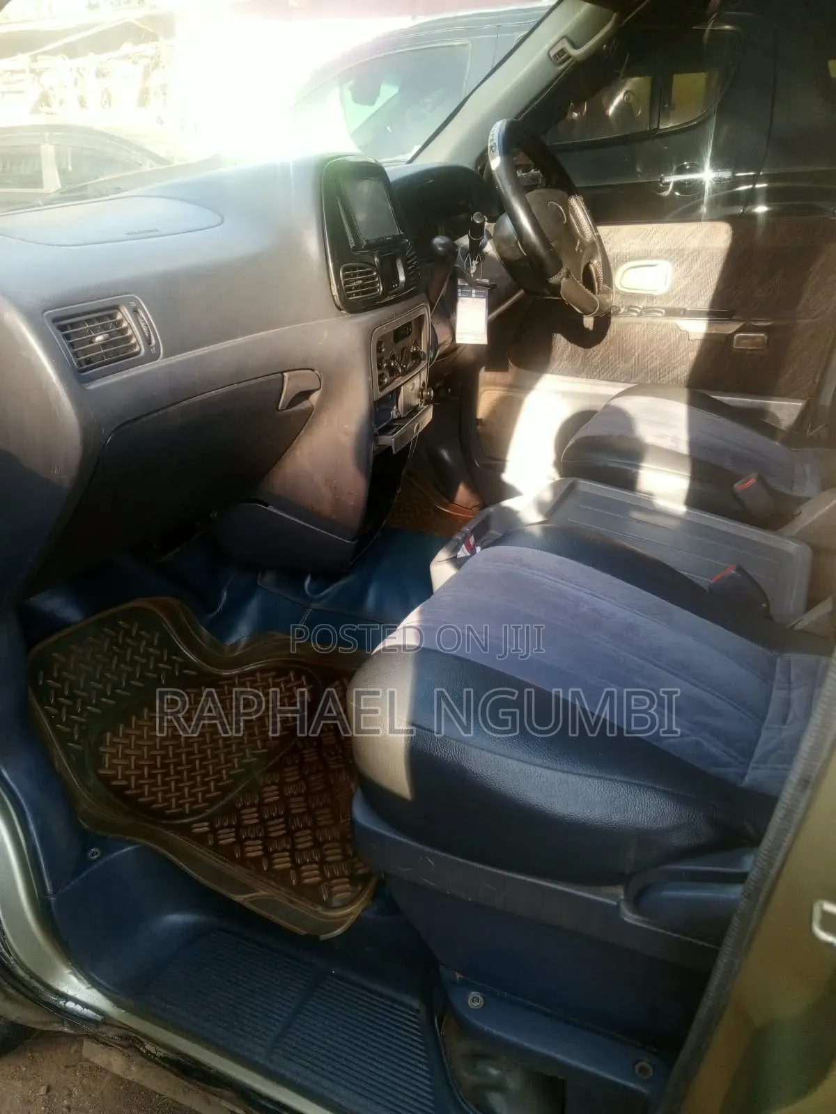 Toyota Noah 2001 Beige