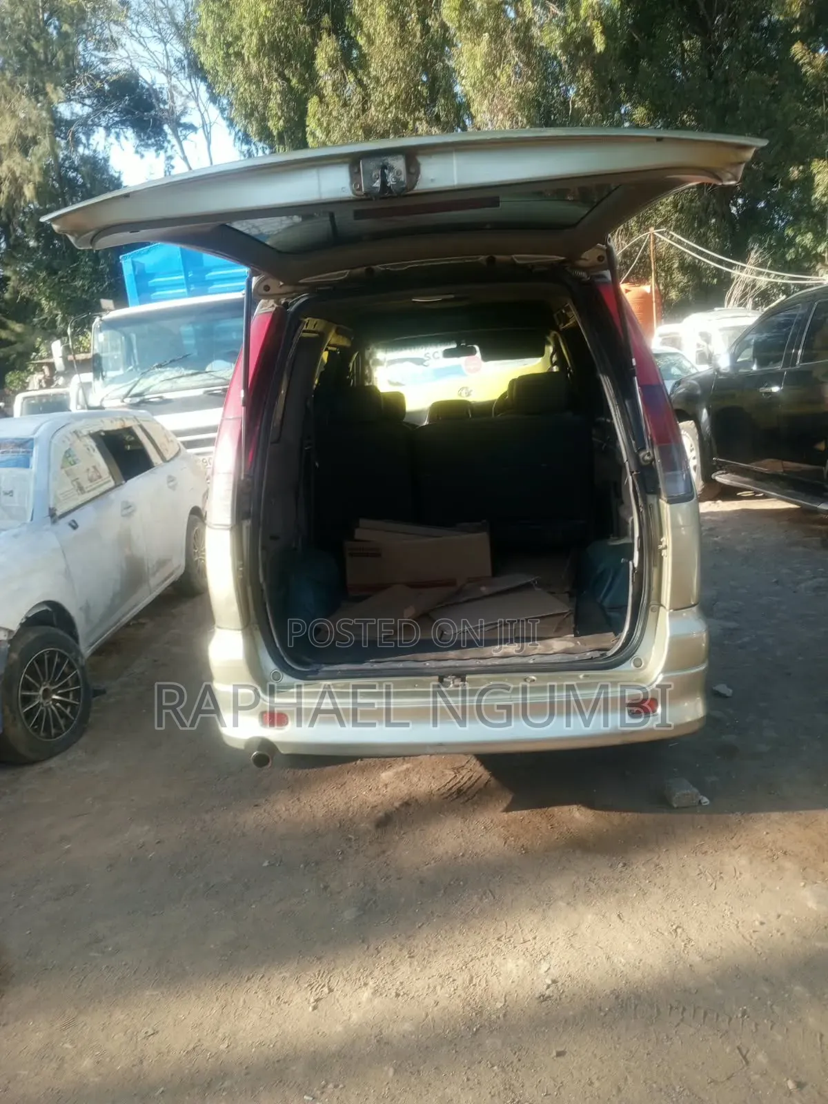 Toyota Noah 2001 Beige