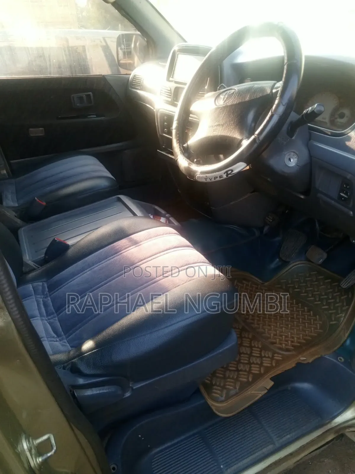 Toyota Noah 2001 Beige