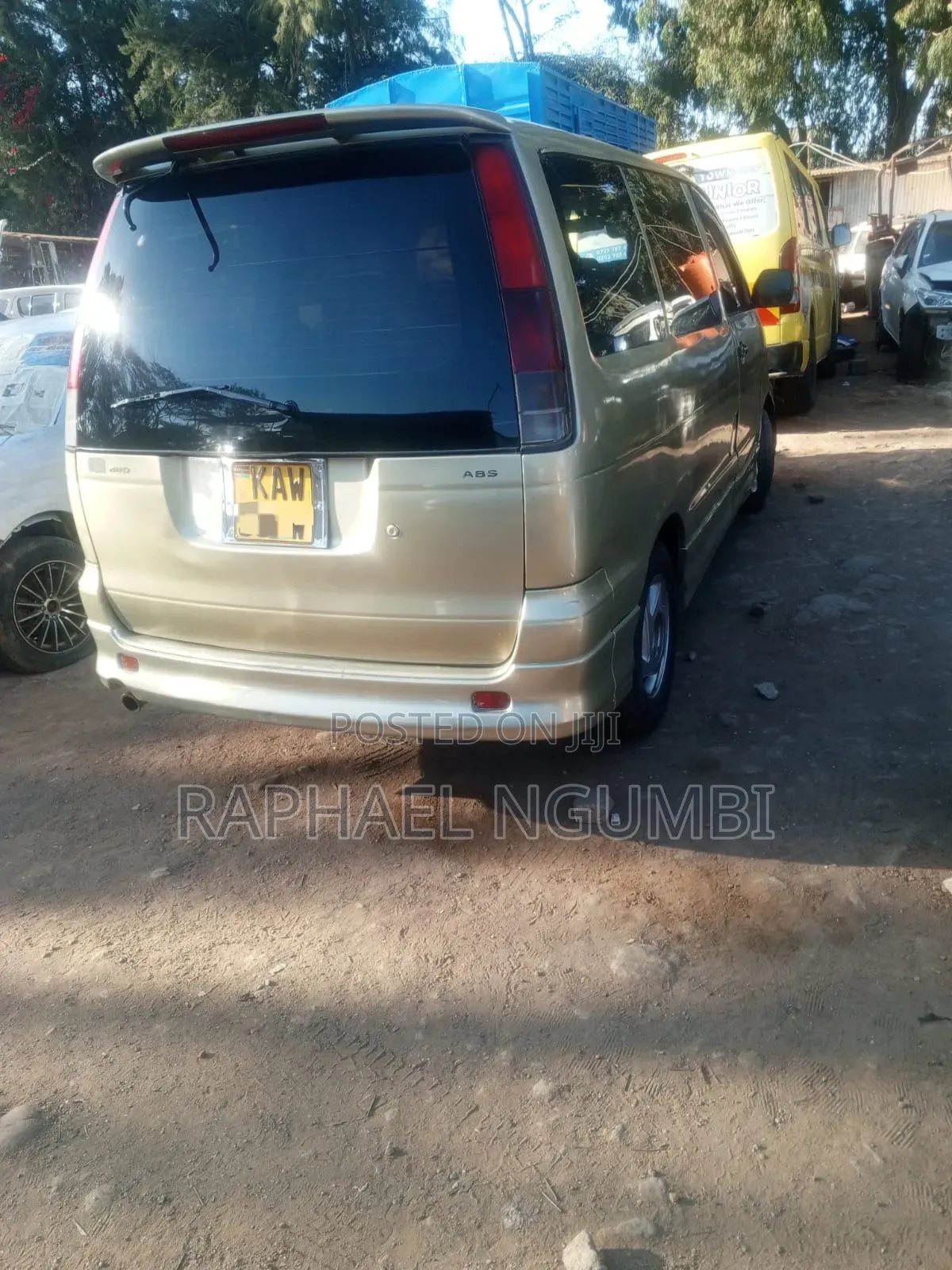 Toyota Noah 2001 Beige