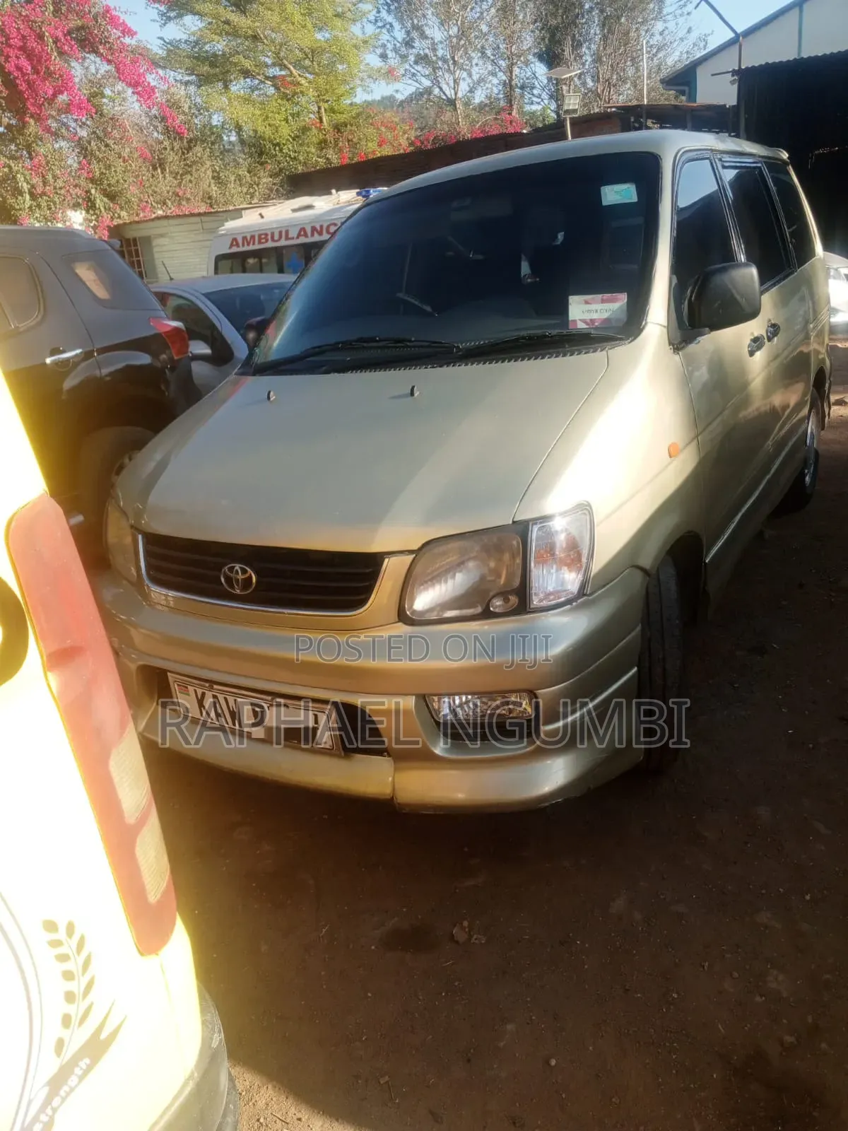 Toyota Noah 2001 Beige
