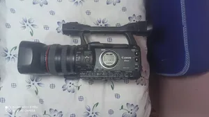 Canon XHA1