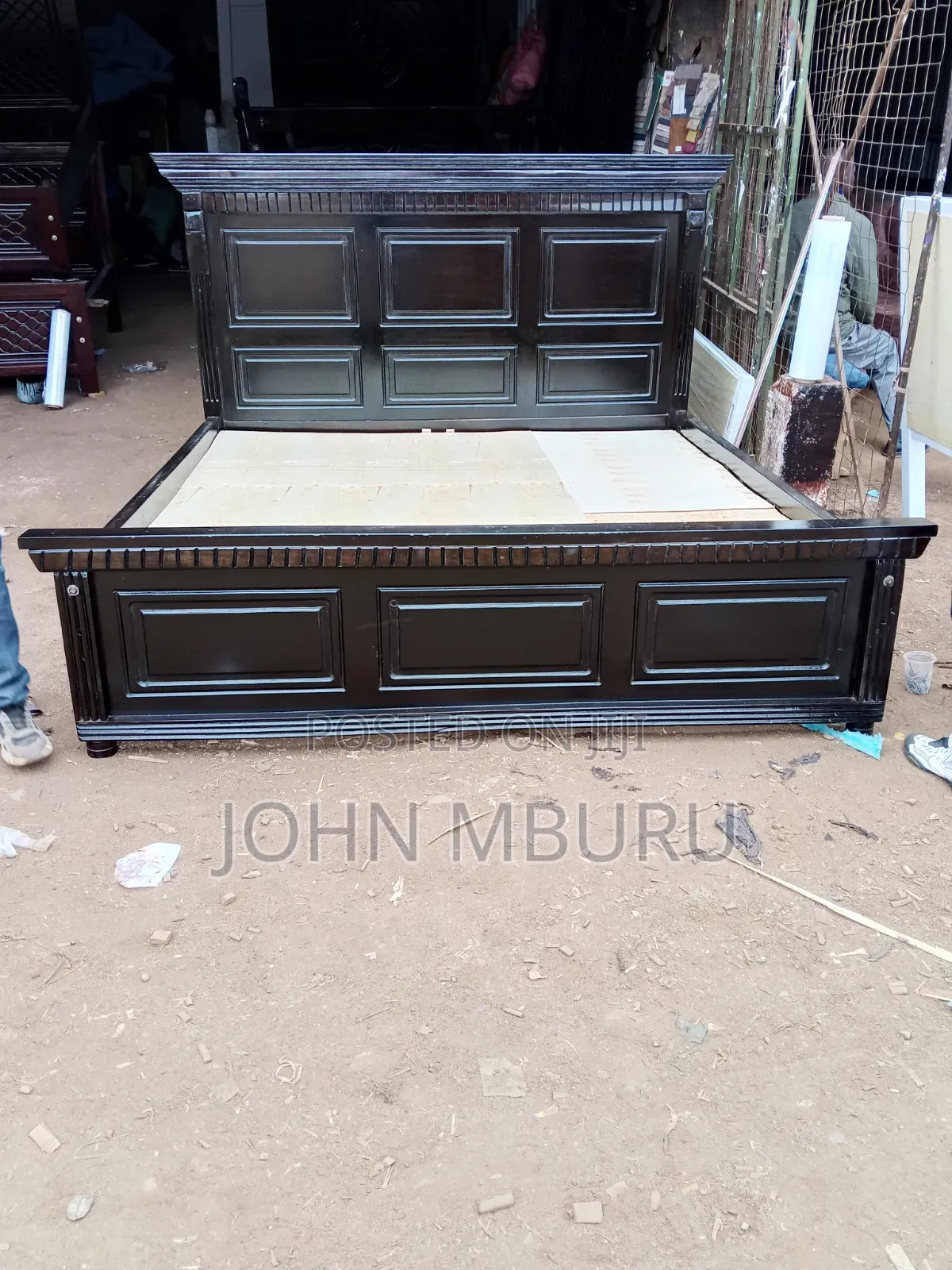 Black Block Board Bed 5by6
