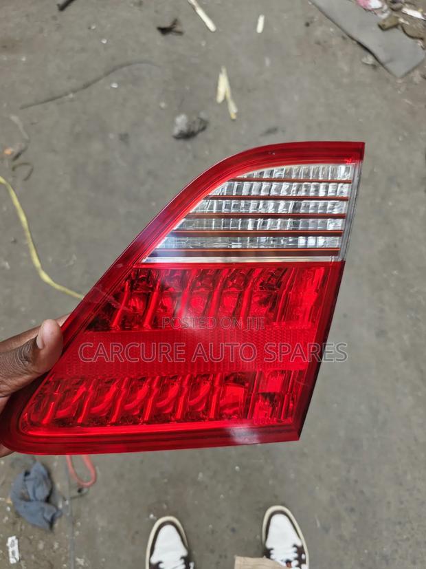 Toyota Crown 2005 Boot Light - main view