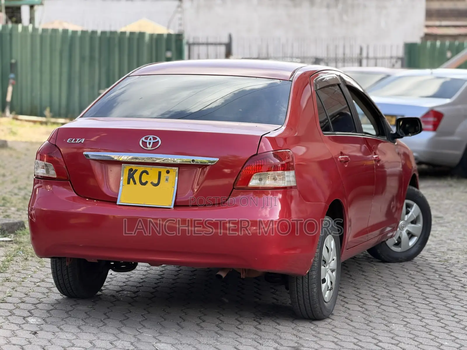 Toyota Belta 2009 Red