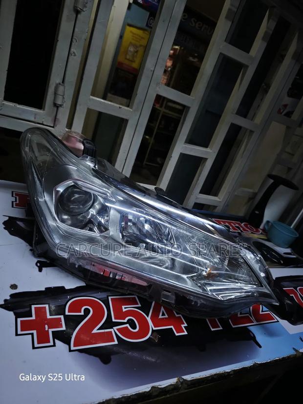 Fielder / Axio 165 Headlight - main view