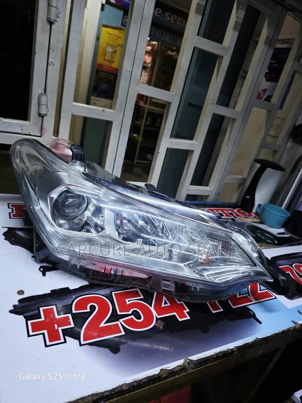 Fielder / Axio 165 Headlight - thumbnail 2