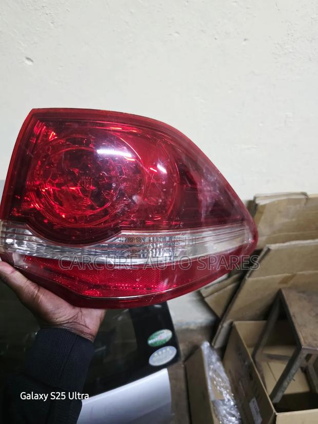 Crown Athlete 2008 Tail Back Light - main view