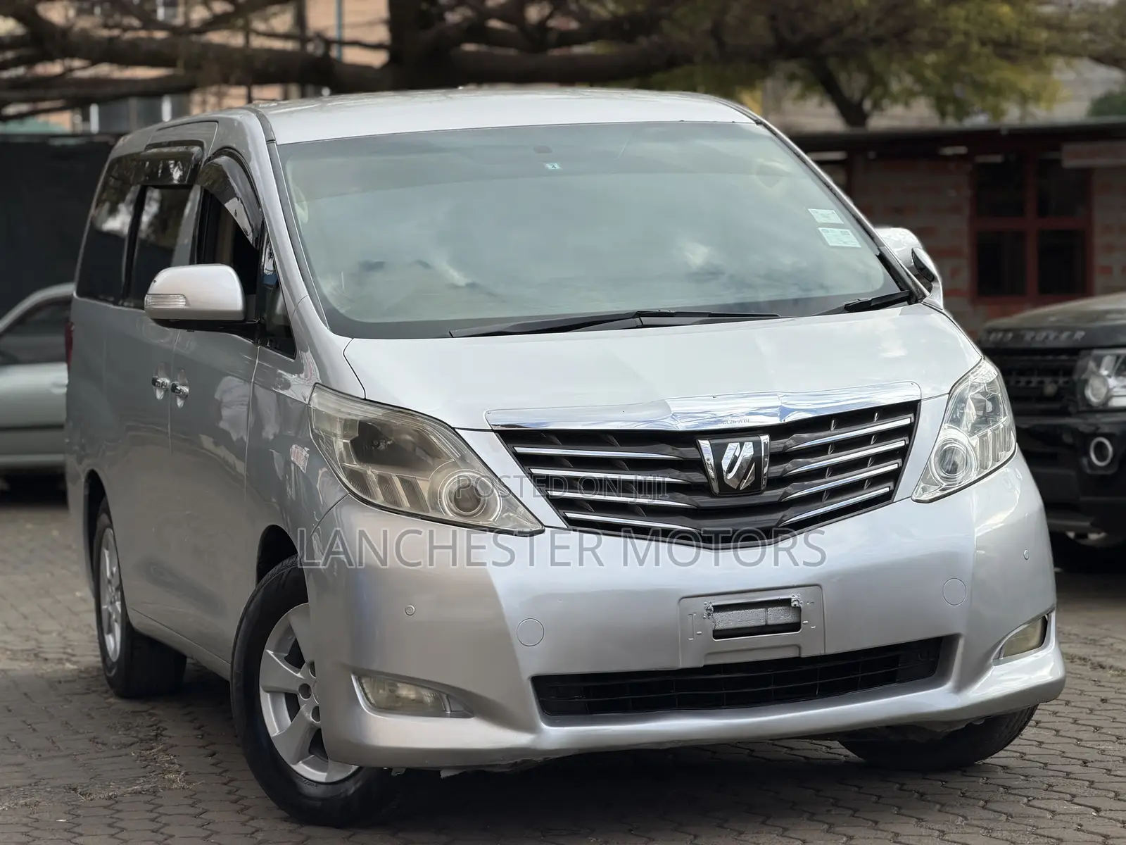 Toyota Alphard 2009 Silver