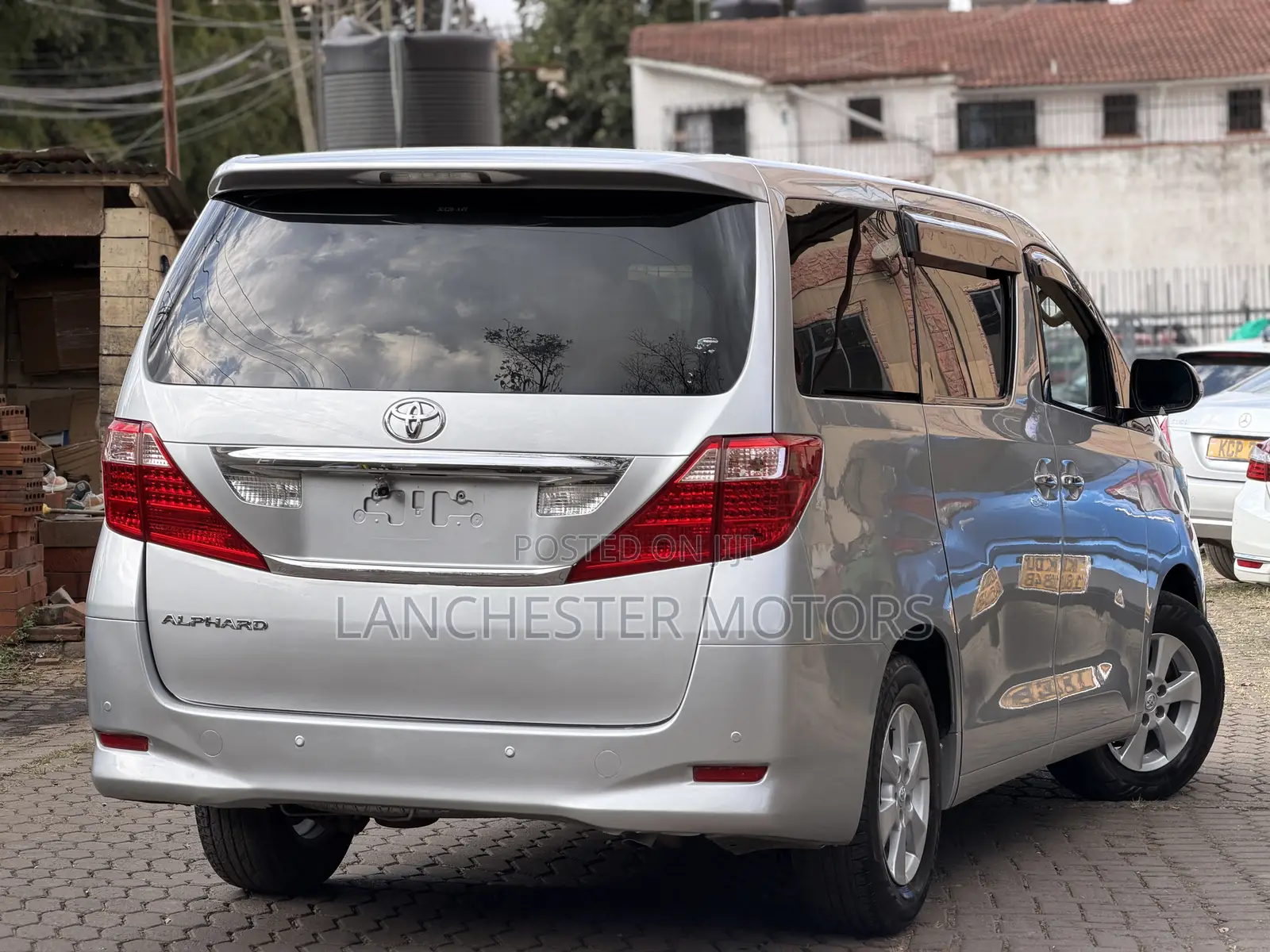 Toyota Alphard 2009 Silver