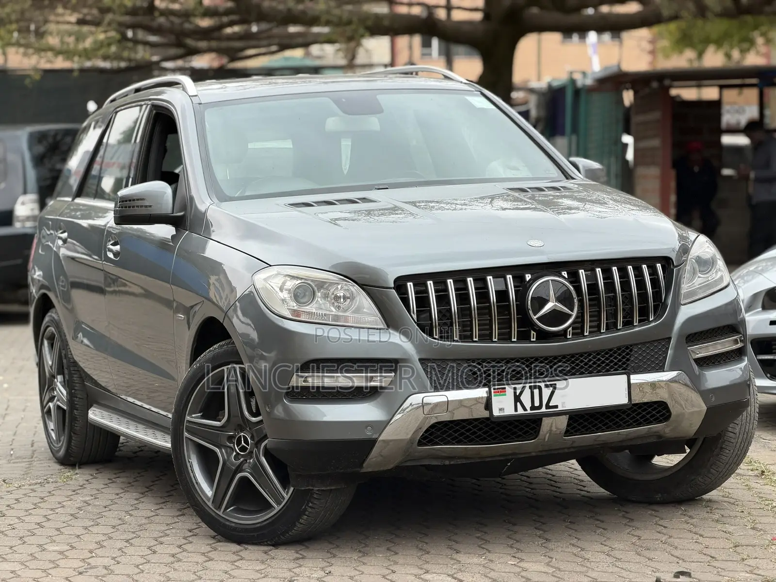 Mercedes-Benz M Class 2012 Gray