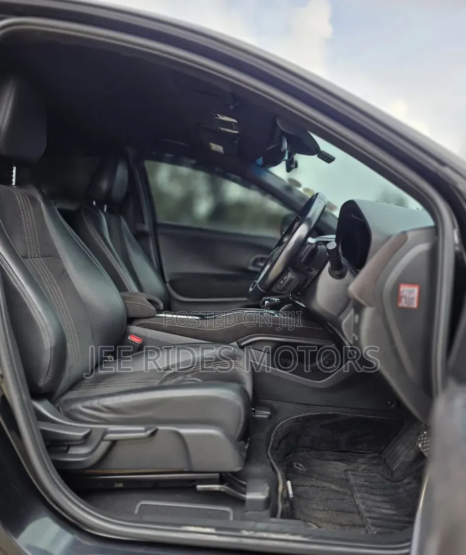 Honda Vezel 2018 Burgundy