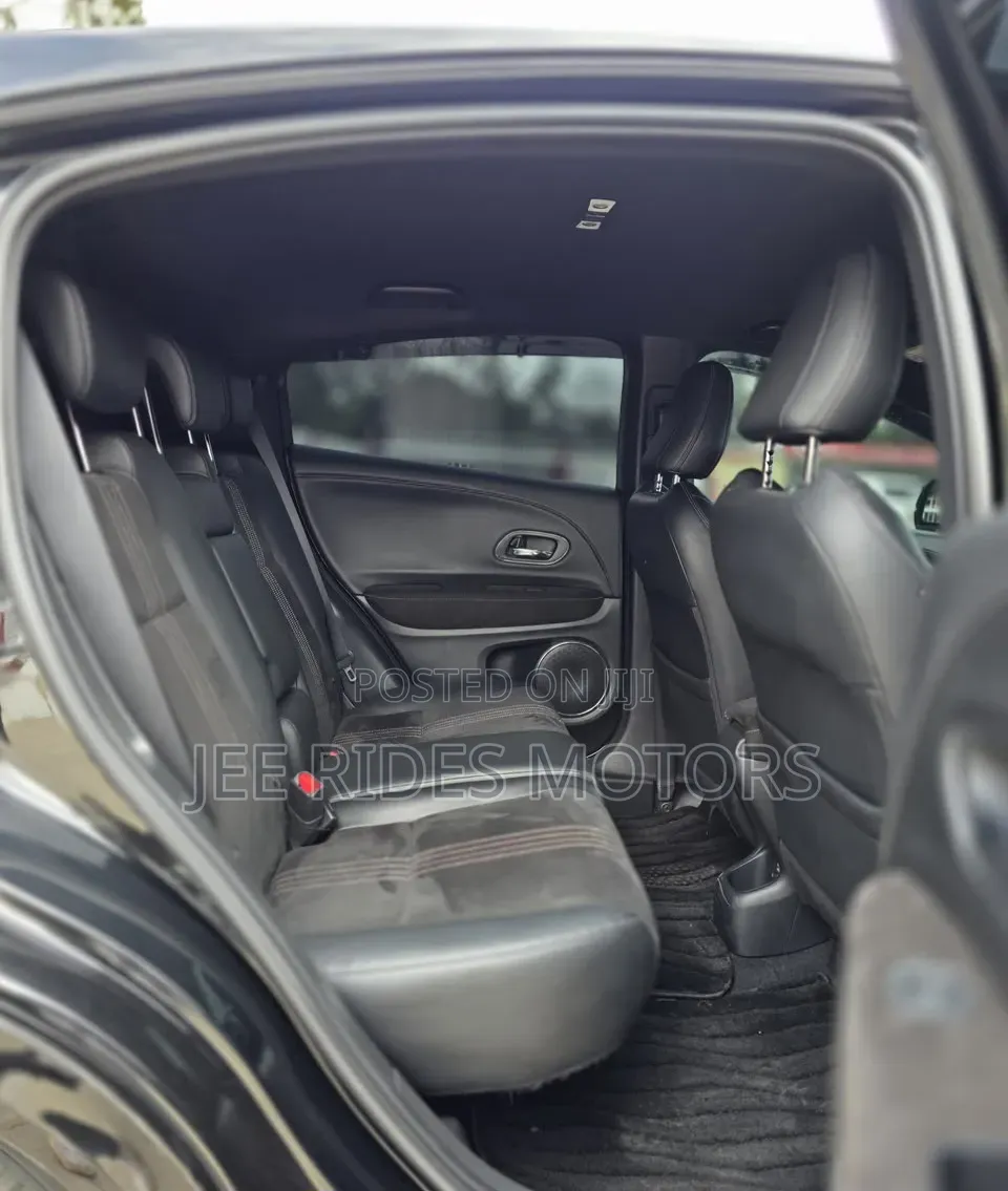 Honda Vezel 2018 Burgundy