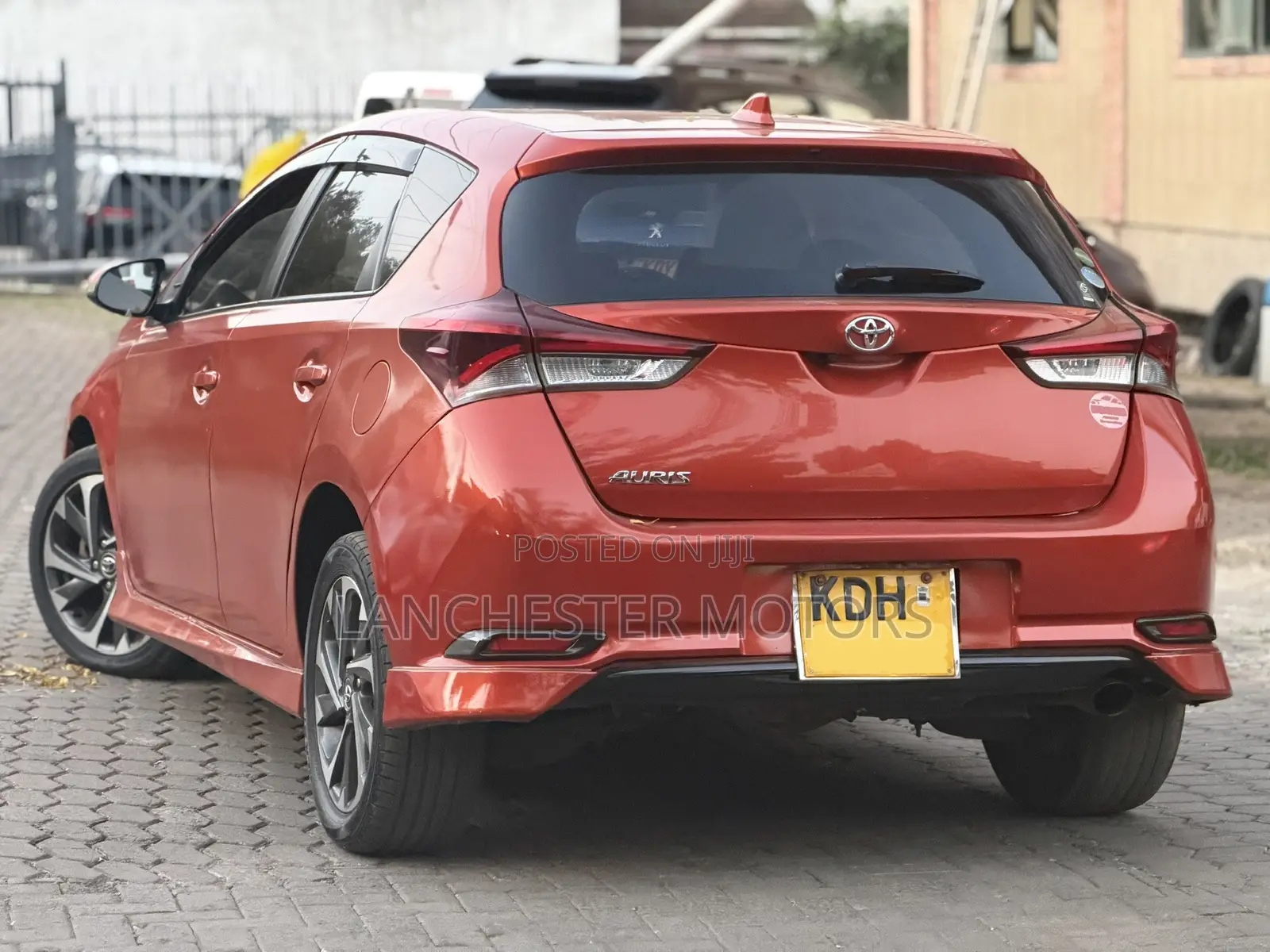 Toyota Auris 2015 Orange