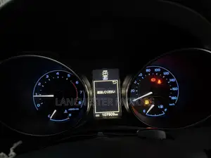Toyota Auris 2015 Orange