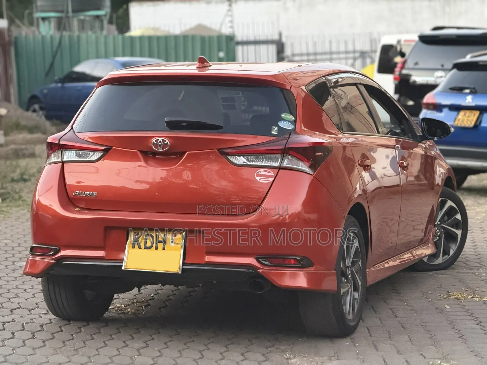 Toyota Auris 2015 Orange