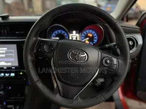 Toyota Auris 2015 Orange