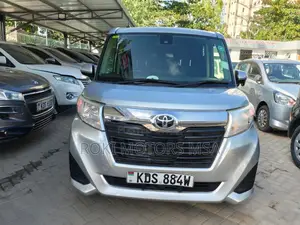 Toyota Roomy 2017 Silver