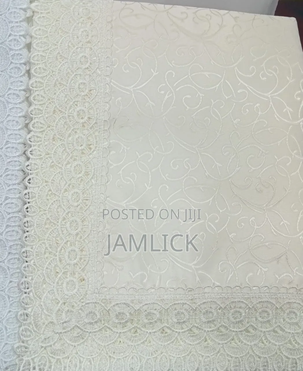 150 × 220cm Polyester Jacquard Tablecloth - EL