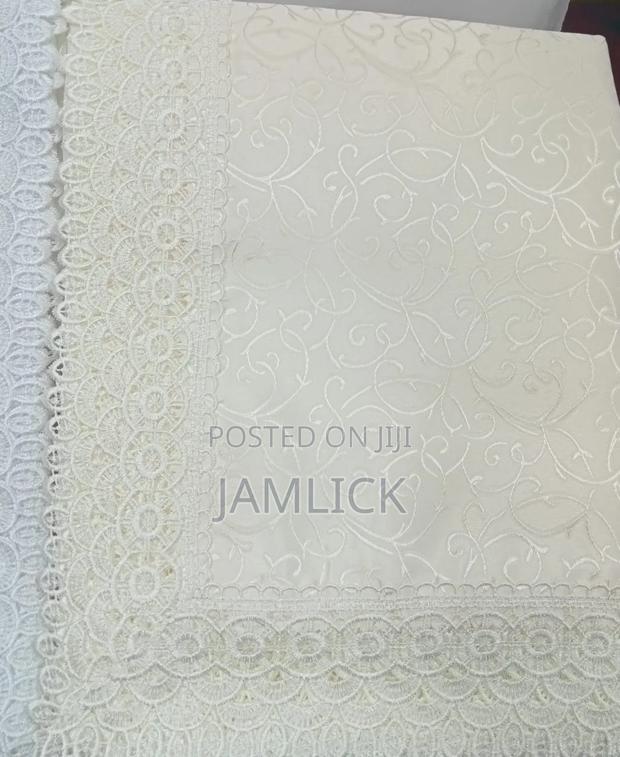 150 × 220cm Polyester Jacquard Tablecloth - EL - main view