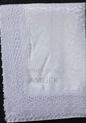 150 × 220cm Polyester Jacquard Tablecloth - EL