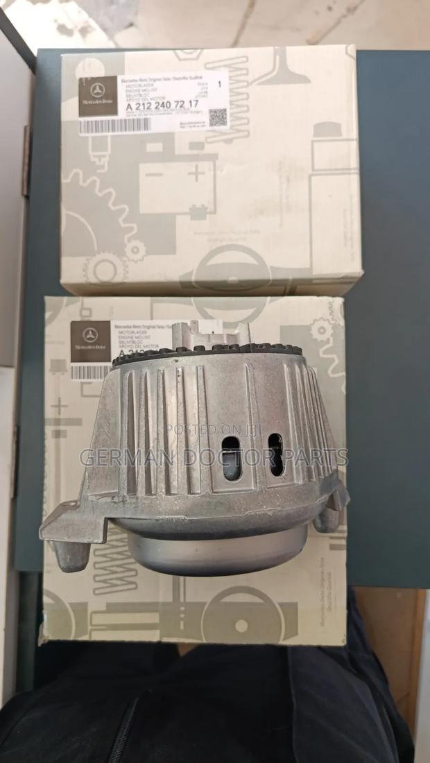 W212 Engine Mount(new) - thumbnail 2
