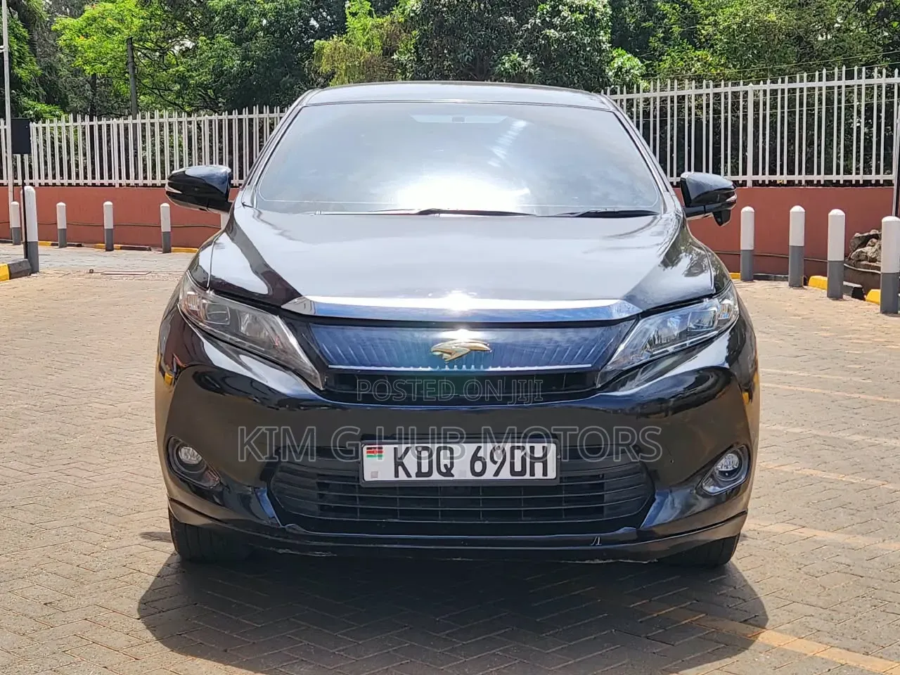 Toyota Harrier 2.0 2017 Black