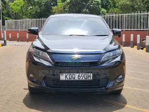 Toyota Harrier 2.0 2017 Black