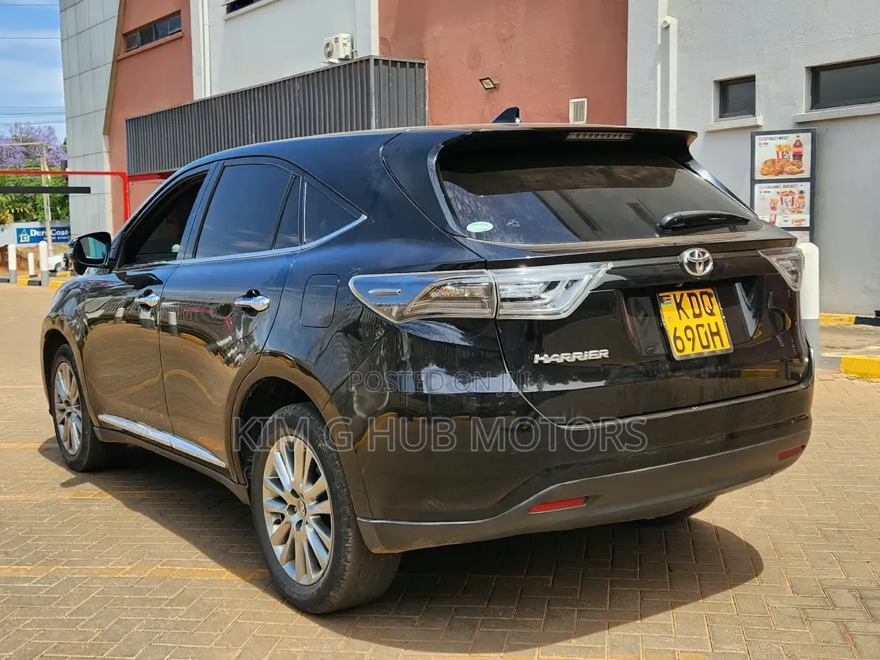 Toyota Harrier 2.0 2017 Black