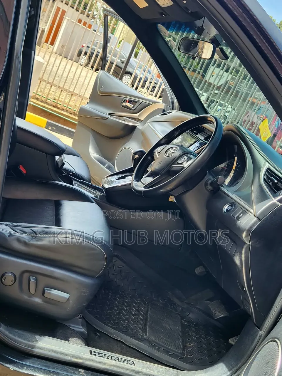 Toyota Harrier 2.0 2017 Black
