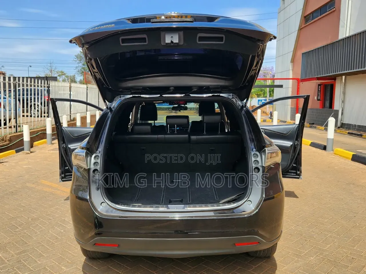 Toyota Harrier 2.0 2017 Black